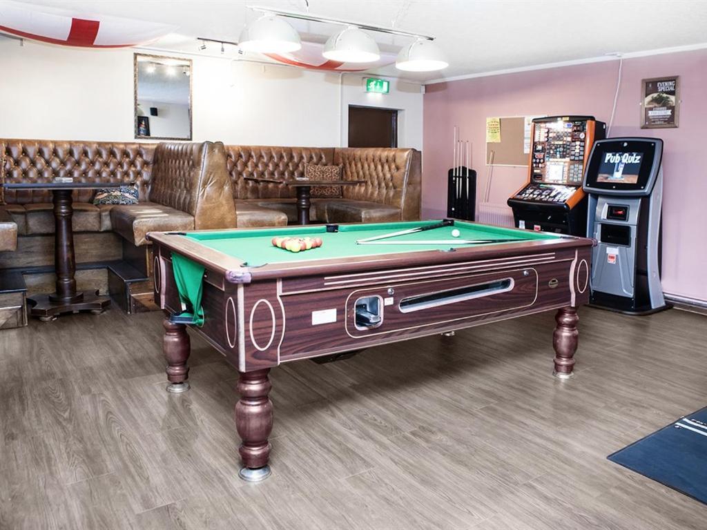 The Crewe Arms Hotel 外观 照片