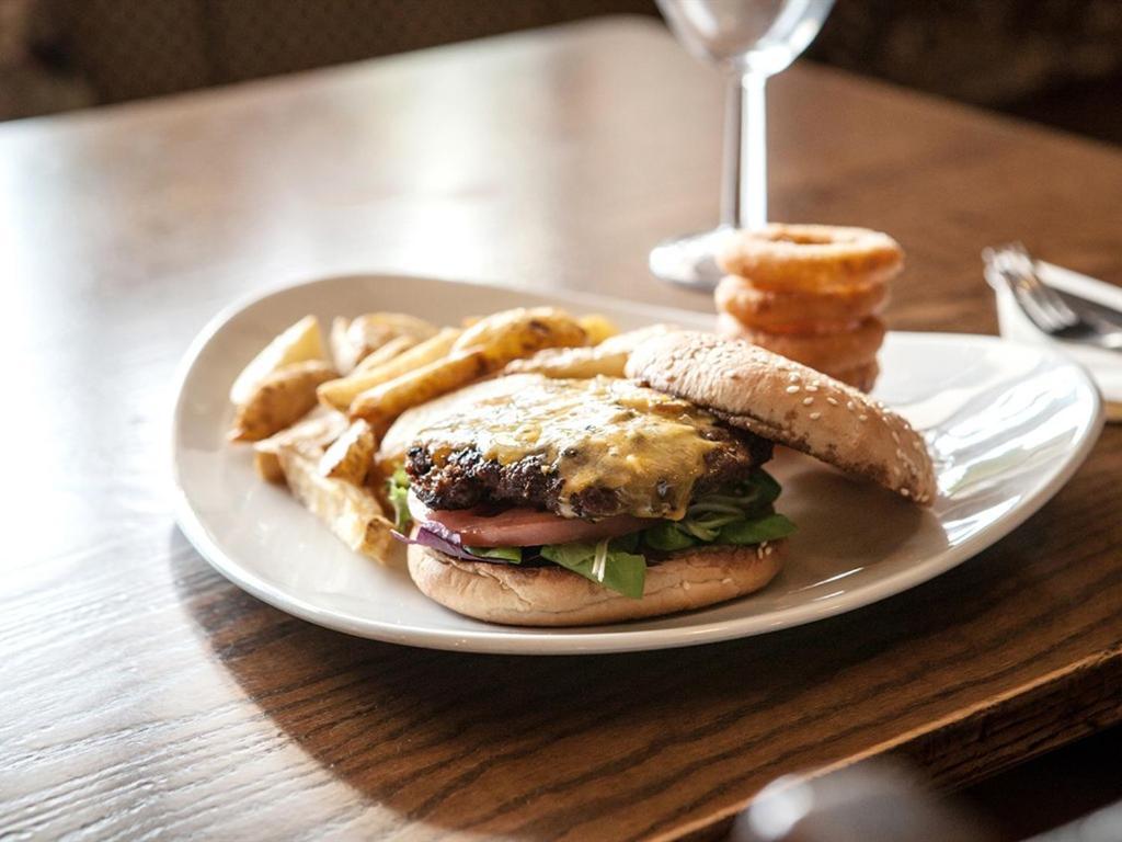 The Crewe Arms Hotel 外观 照片