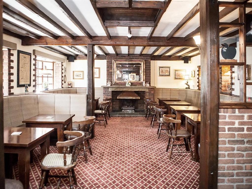 The Crewe Arms Hotel 外观 照片